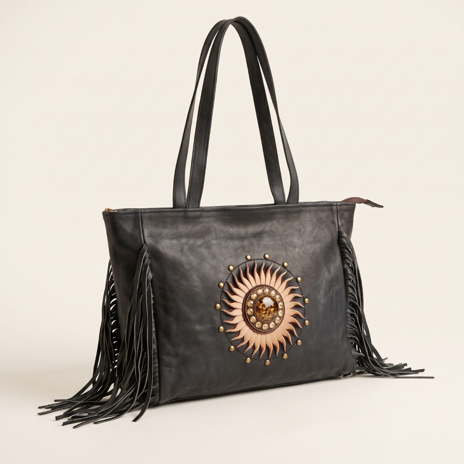 Grand Sac Cabas en Cuir Noir – Motif Soleil & Franges