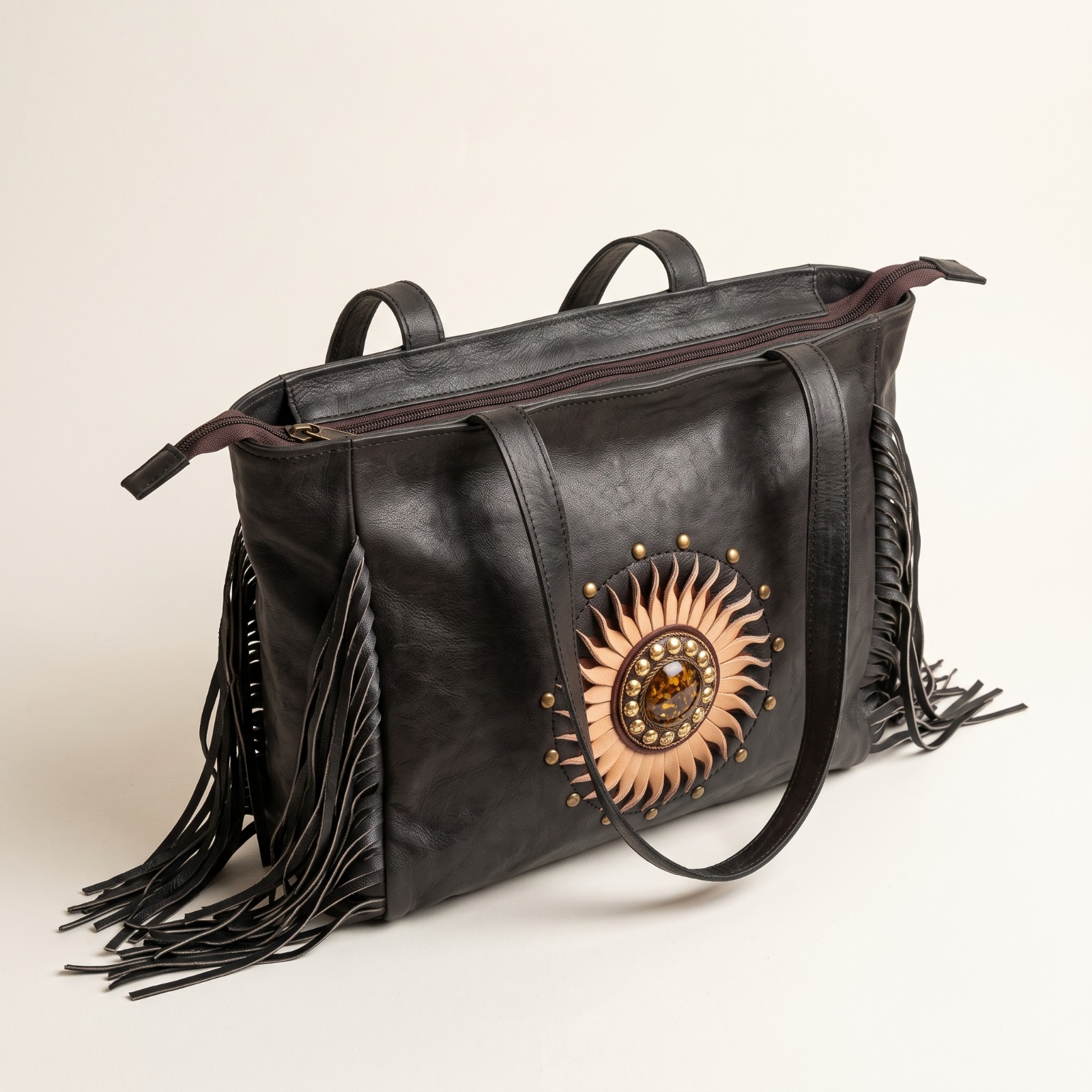 Grand Sac Cabas en Cuir Noir – Motif Soleil & Franges